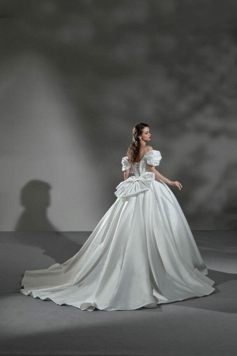Demetrios AM42 #1 Ivory thumbnail
