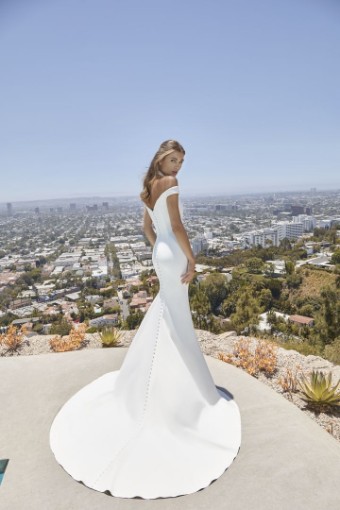 Casablanca Bridal LE119 #1 Ivory thumbnail