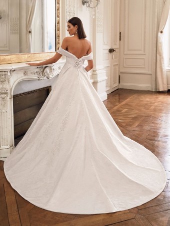 Enzoani Frederique #3 default Ivory thumbnail