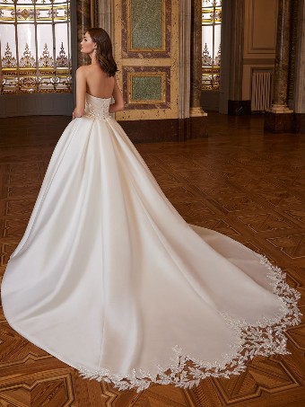 Enzoani Eileen #1 Ivory thumbnail