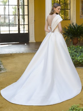 Enzoani Peggy #1 default Ivory thumbnail